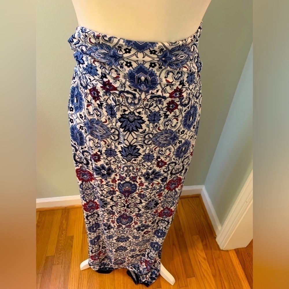 Max Studio maxi floral summer skirt, size S